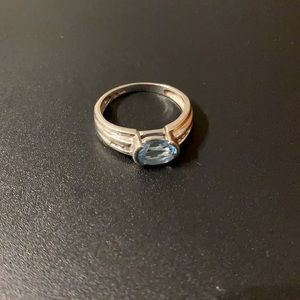 10k White Gold Blue Topaz Ring - Size 6.25